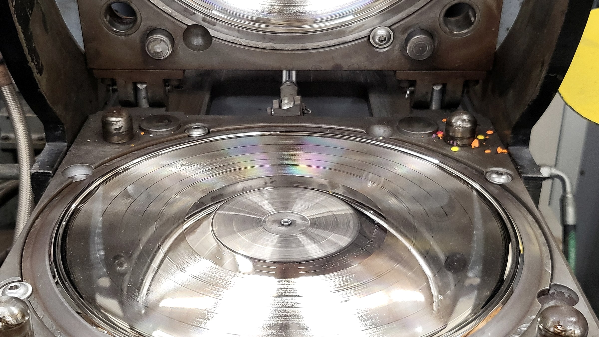 Vinyl record pressing machine